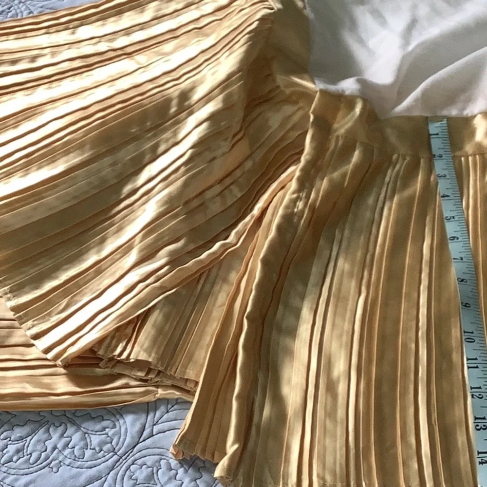 Gold Pleated dust ruffle / bed skirt